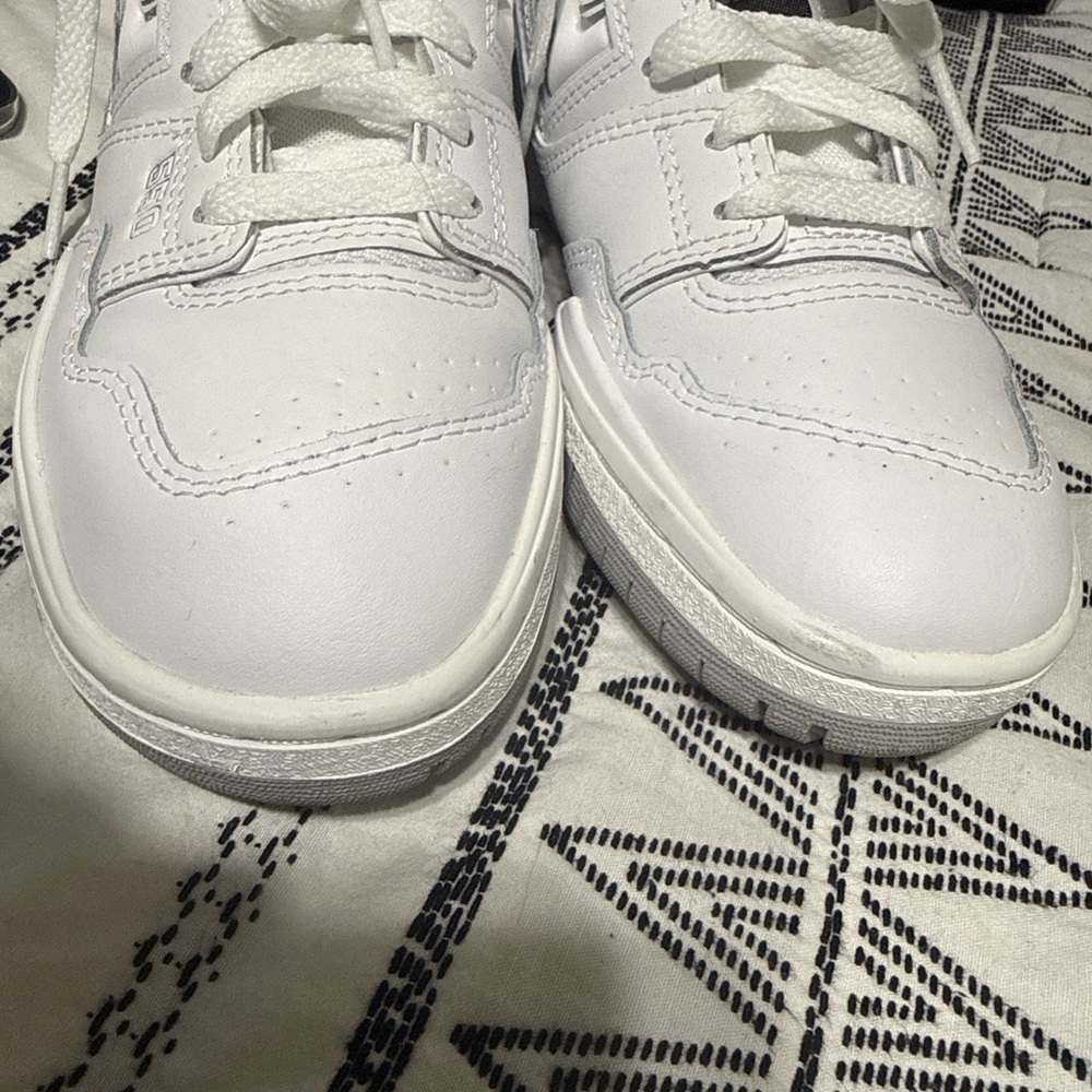 New Balance Kids Sneakers - White and Gray 4.5Y - Picture 6 of 6